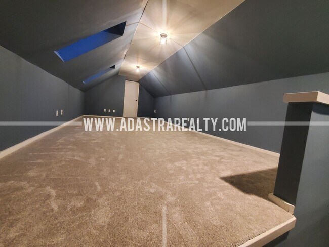 Building Photo - Beautiful Home in the Heart of Overland Pa...