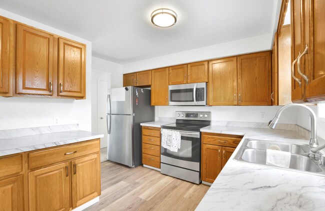 Building Photo - Charming Unfurnished Spokane Home with Large Shop in a Prime Northwest - Unfurnished