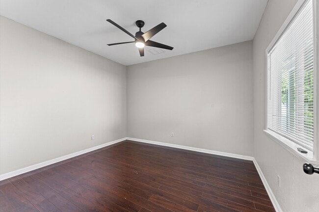 Building Photo - 5109 Lindsay St