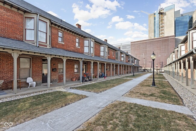 Building Photo - 1448 N Illinois St