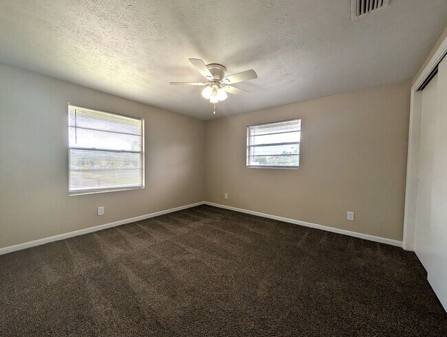 Building Photo - 6038 mh
