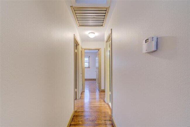 Building Photo - Fantastic 3bd/1.5ba home! Coming soon!