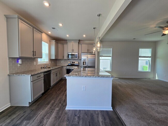 Building Photo - 1032 Crescent Moon Lp