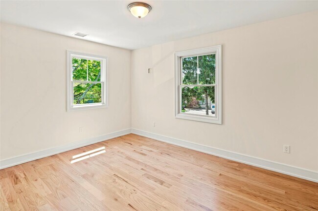 Building Photo - 15 Tildean Ln