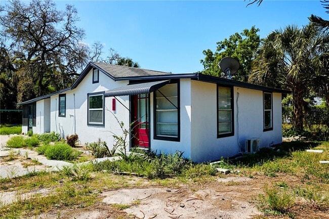 Building Photo - 3917 E Hanna Ave