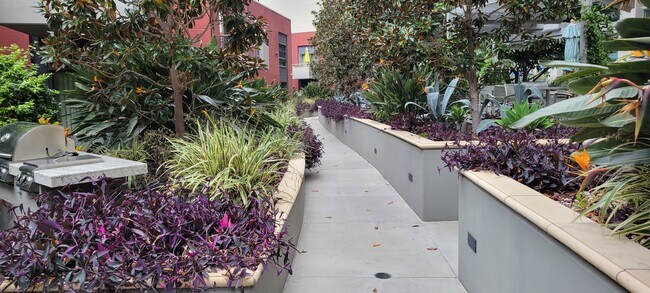 Passage in common area - 1277 Kettner Blvd