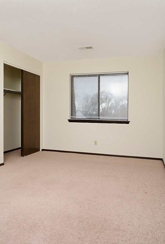 Bedroom - Sunnyridge Apartments