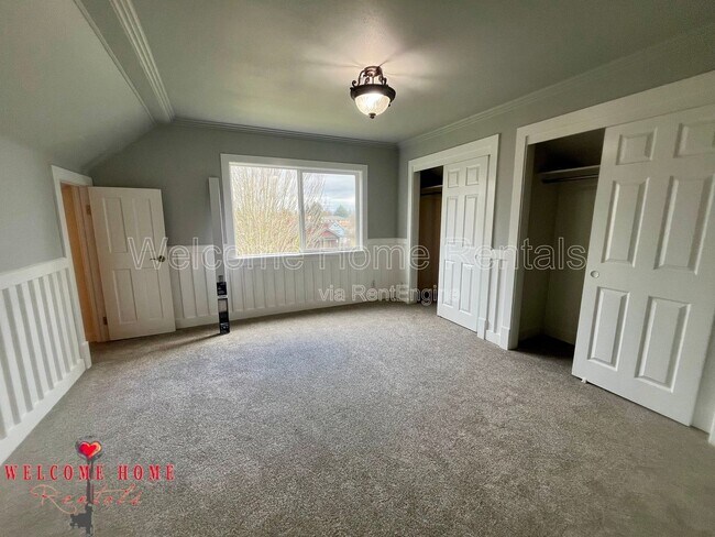 Building Photo - 4520 S Thompson Ave