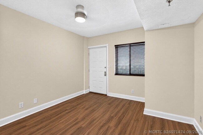 Building Photo - 2300 NE 33rd Ave