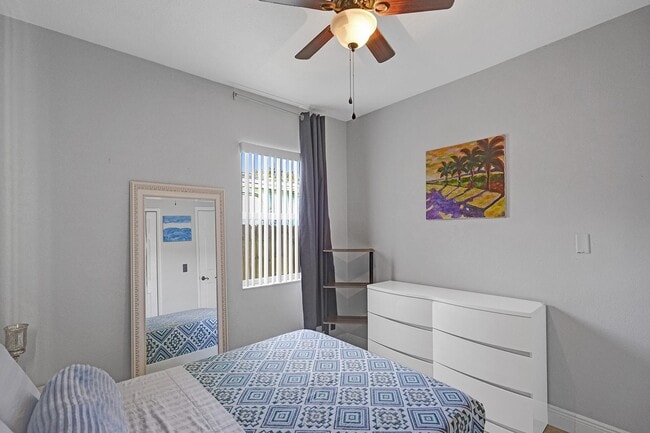 Building Photo - 1417 N Andrews Ave