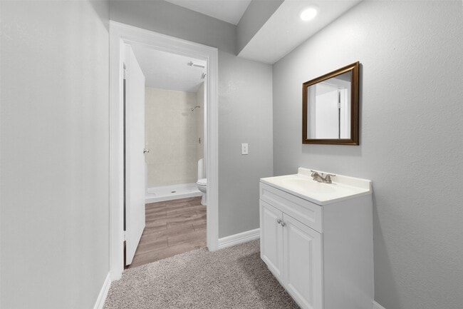 Building Photo - 2523 W Greens Rd