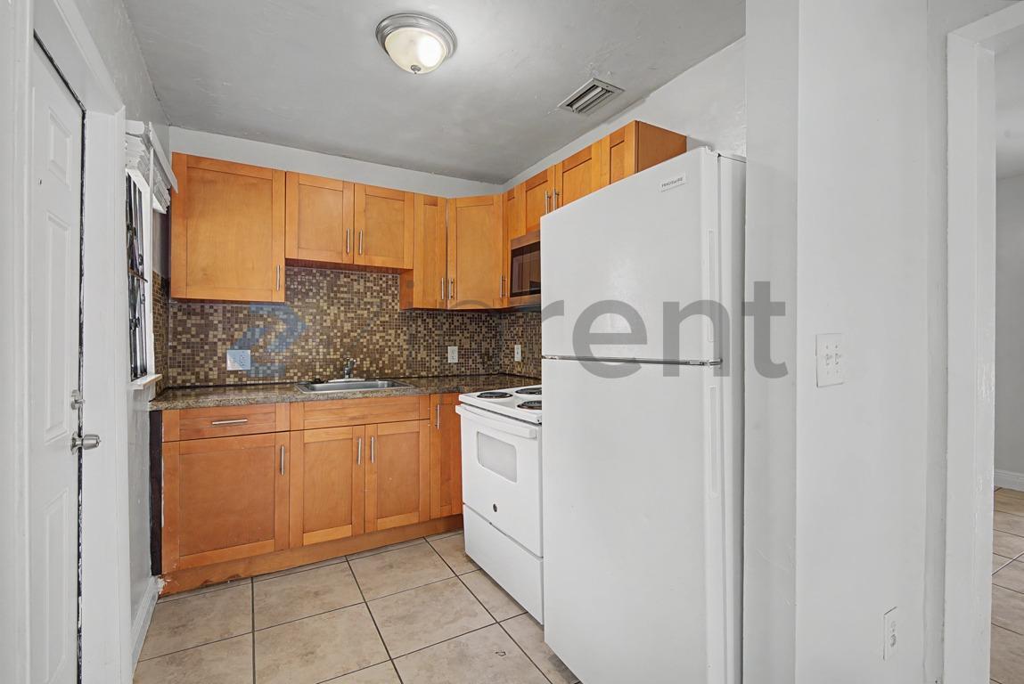 Building Photo - 943 NW 63rd St