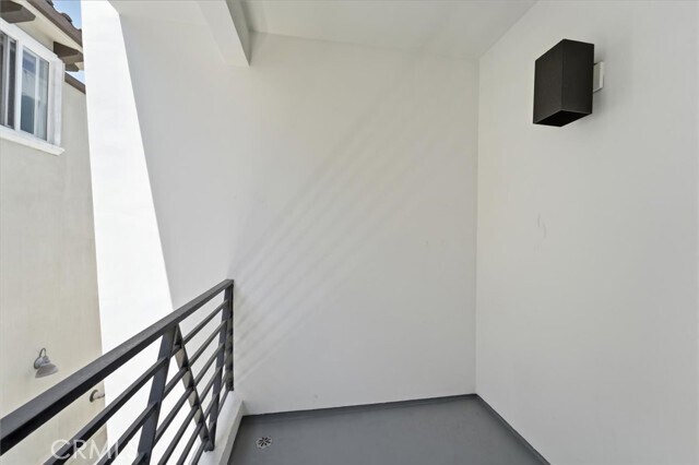 Building Photo - 935 1st St