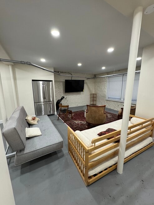 Building Photo - 30 Wadsworth St