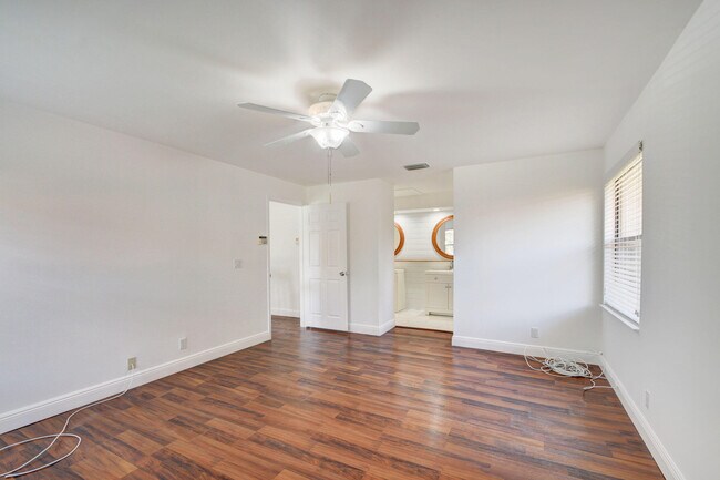 Building Photo - 12212 Sag Harbor Ct