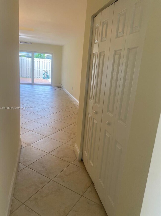 Building Photo - 8108 SW 81st Pl