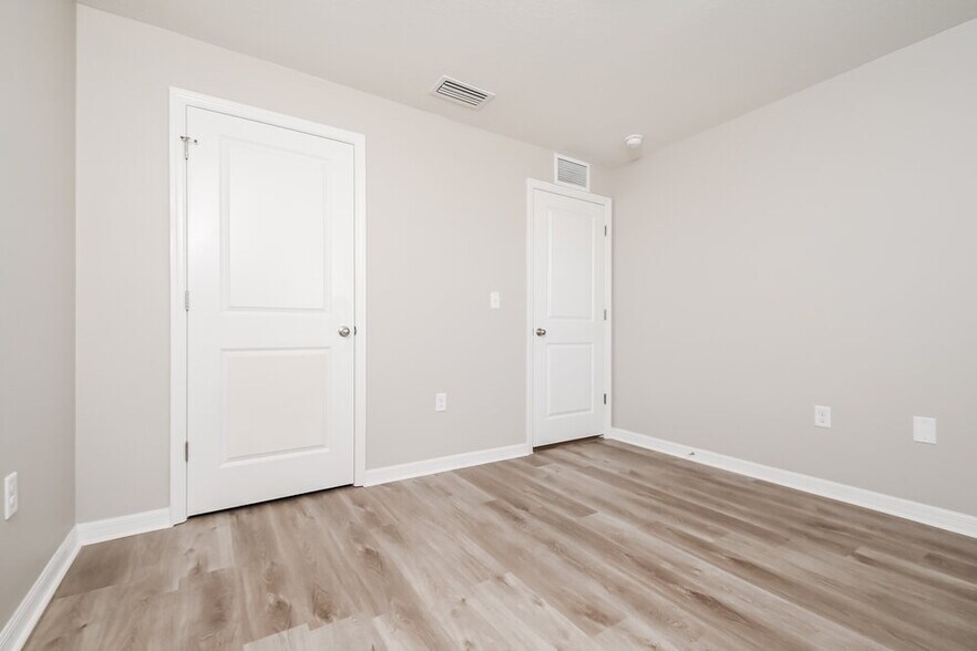 Building Photo - 11702 MIracle Mile Dr