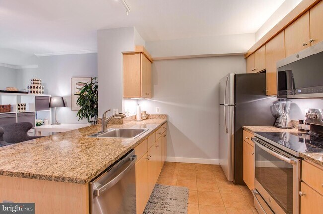 Building Photo - 631 D Street NW