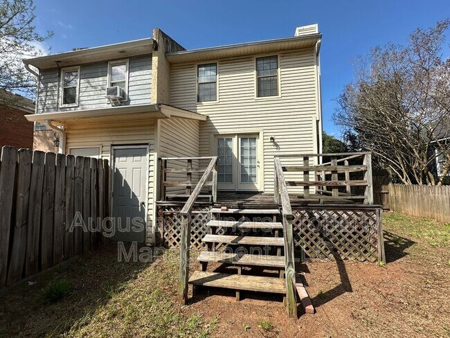 Building Photo - 2448 Riverlook Dr