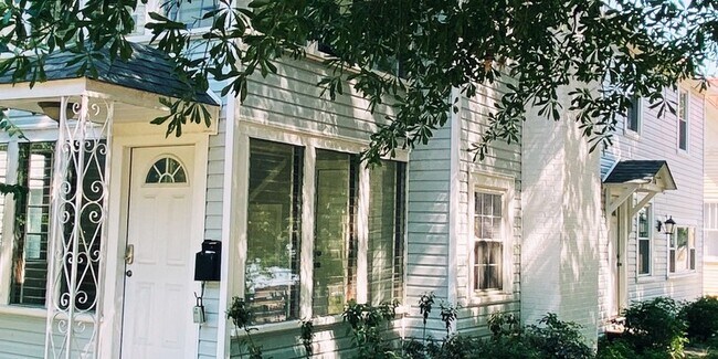 Primary Photo - 210 Walnut St