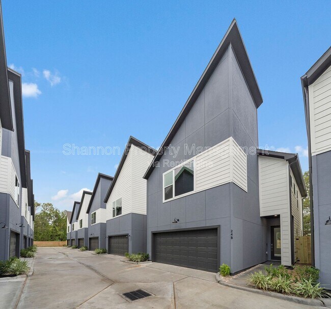 Building Photo - 28G Bucan St