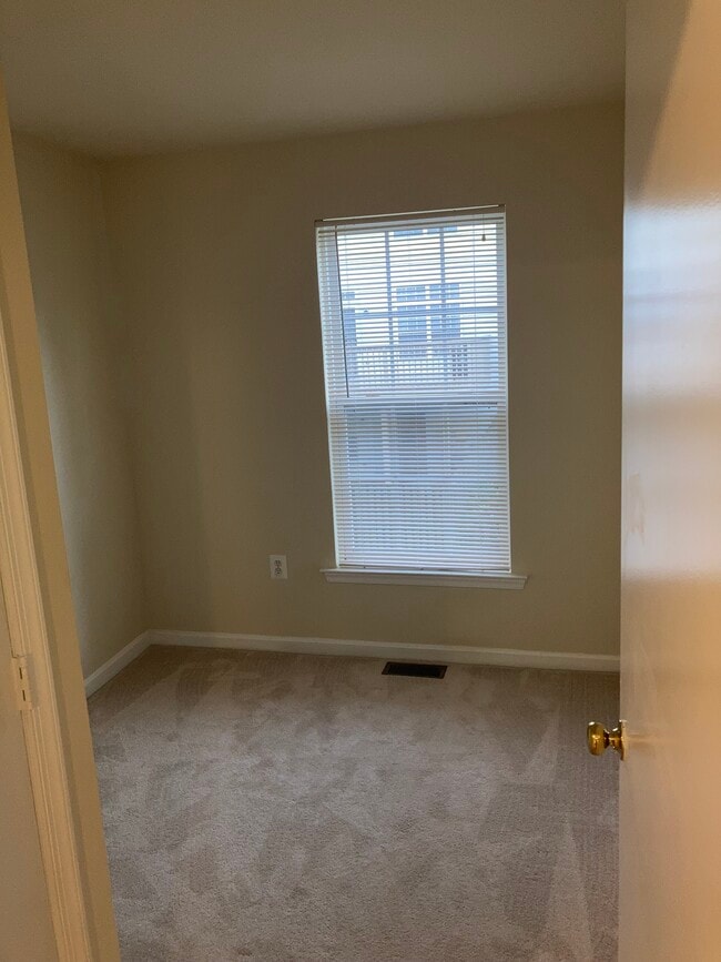 Building Photo - 4811 Waltonshire Cir