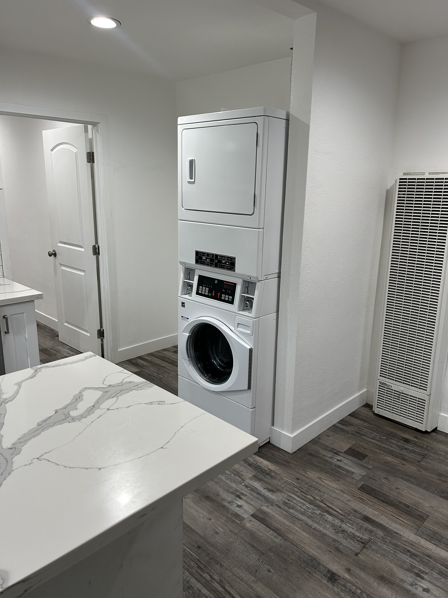 Building Photo - 4600 W 170th St