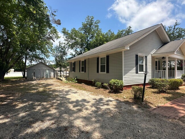 Building Photo - 306 Chinquapin Rd