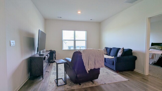 Building Photo - 1194 Woodlily Ln