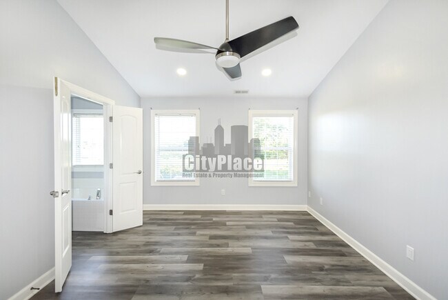 Building Photo - 4440 Valley Trace Dr