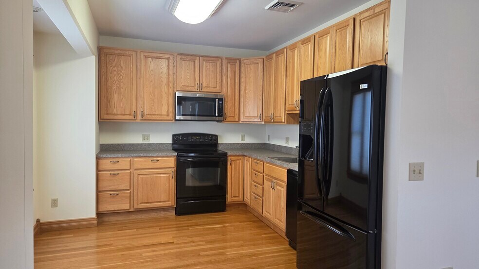 Building Photo - 559 Minor St