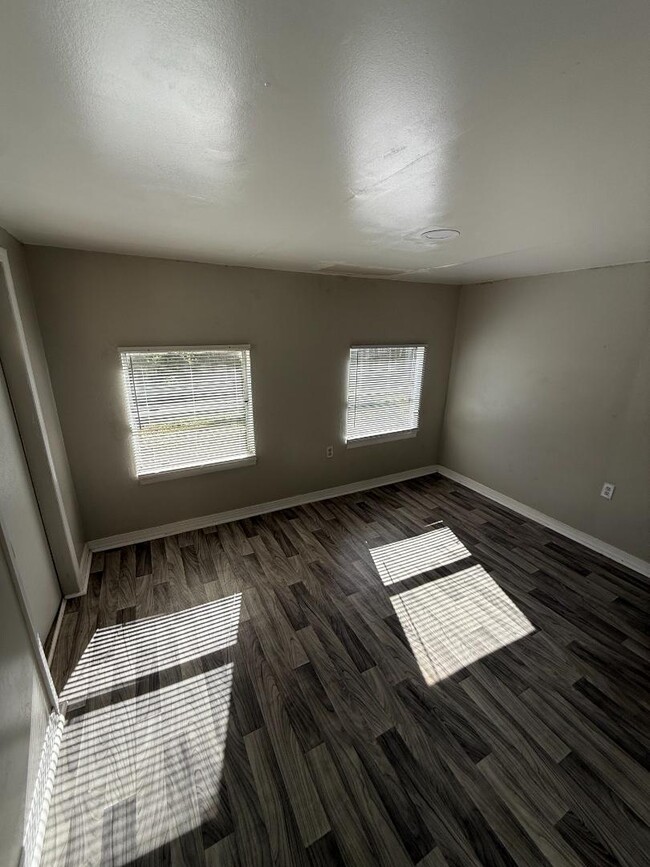 Building Photo - 8135 Tolles Dr