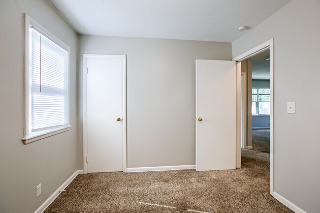 Building Photo - 1156 Fairfield St