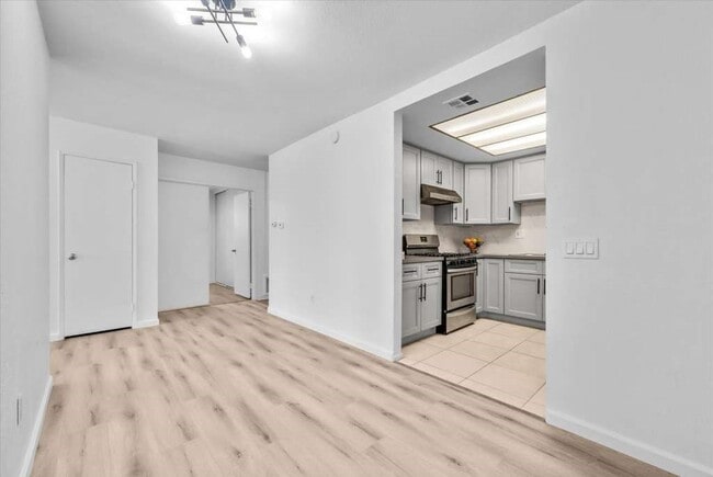 Building Photo - 13388 Wisteria Pl