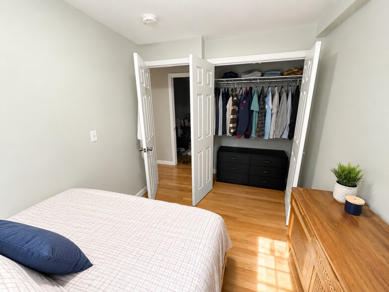 Building Photo - 9 Noyes Pl