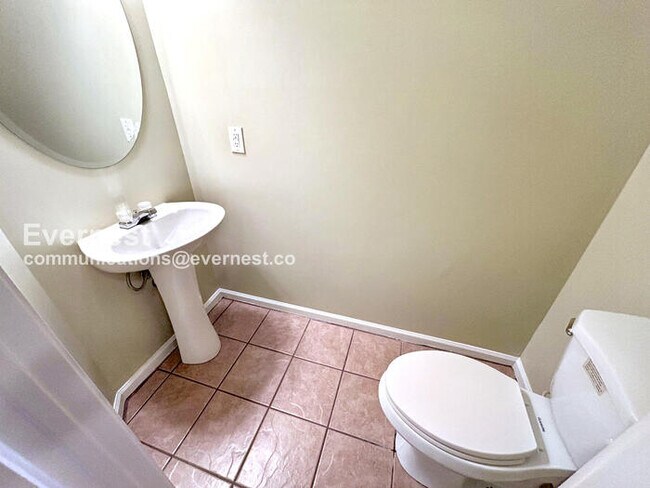 Building Photo - 7073 Blairs View Dr