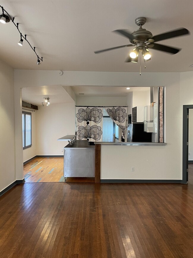 Building Photo - 1735 NW 13th St