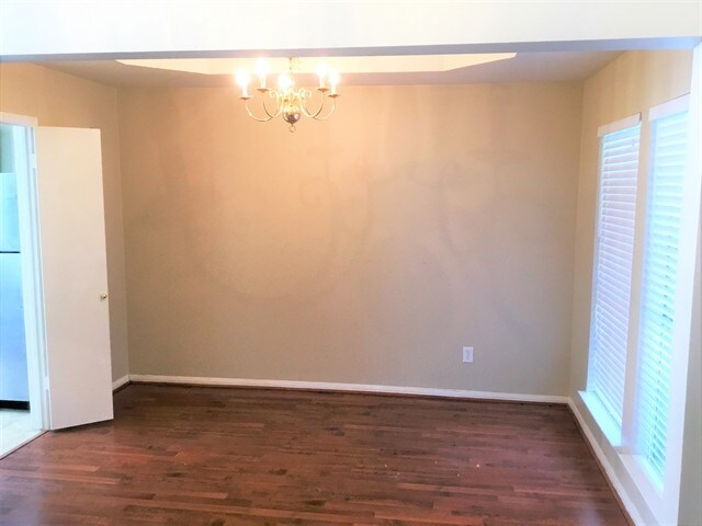 Building Photo - 208 Hollander Ct