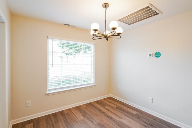 Building Photo - 125 Summerlake Pl