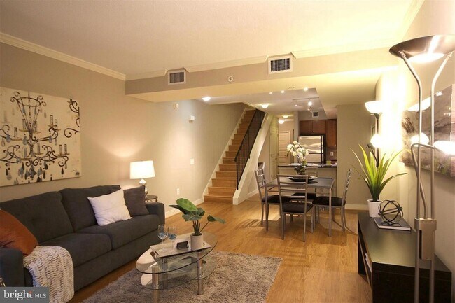 Building Photo - 616 E Street NW Unit 246