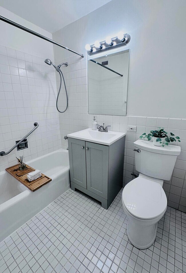 Building Photo - 4250 N Marine Dr