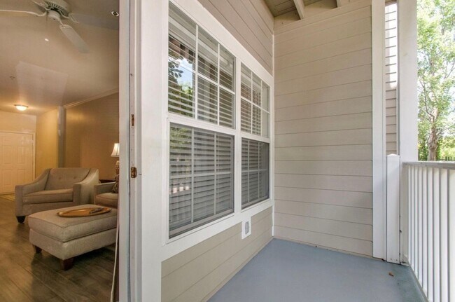 Building Photo - 2025 Woodmont Blvd