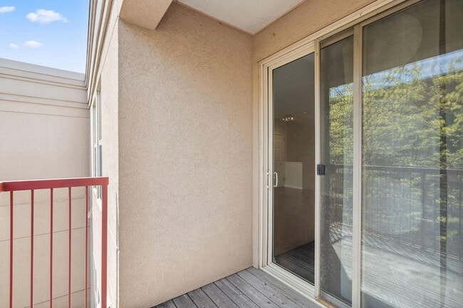 Building Photo - 675 N 1st St