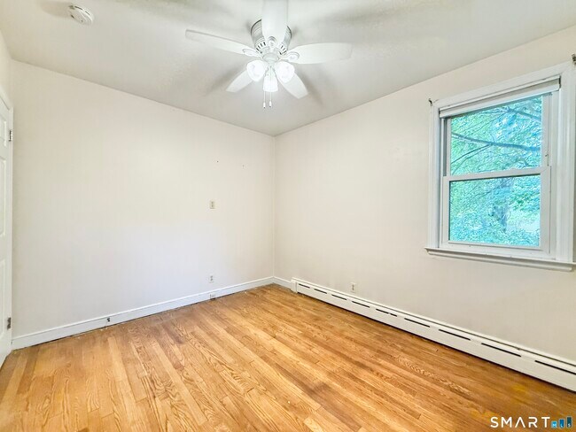 Building Photo - 112 Ochsner Pl