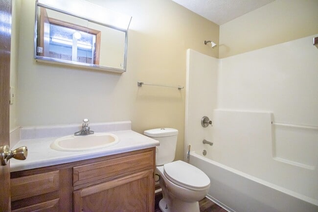 Building Photo - 2858/2860 Plaza Ct