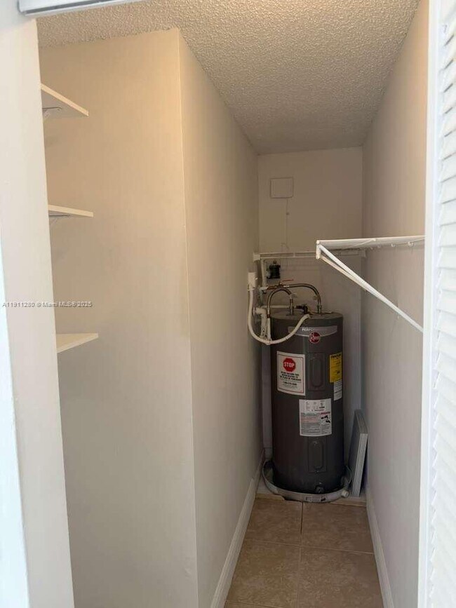 Building Photo - 2445 SW 18th Terrace