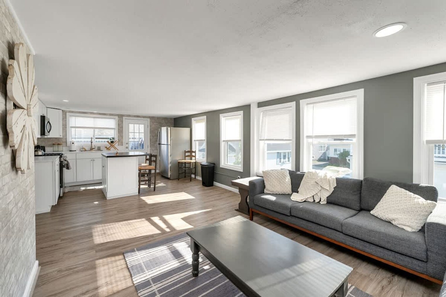 Building Photo - 9 Cole St