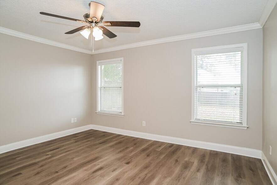 Building Photo - 3015 Hickory Glen Dr