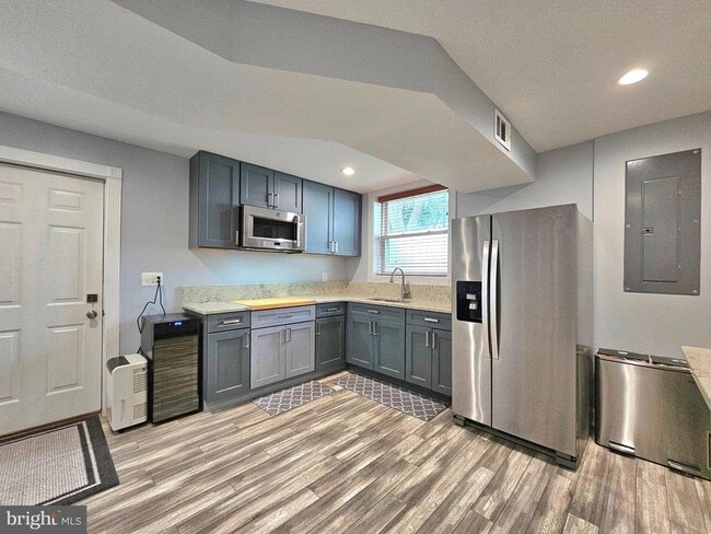 Building Photo - 5918 King James Dr