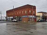 Building Photo - 221 Fir St